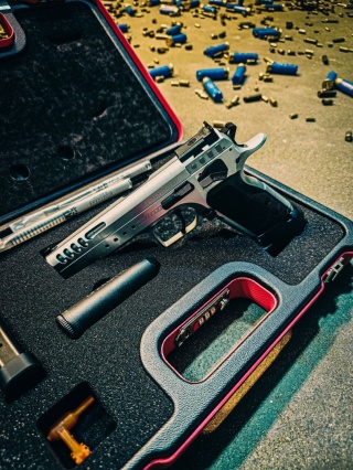 PISTOLET TANFOGLIO LIMITED CUSTOM SILVER kal.9x19